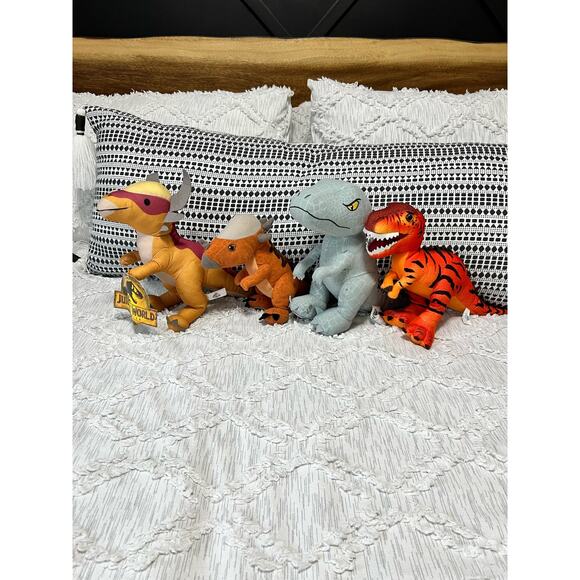 Jurassic World Plush Lot of 4 Various Dinosaurs - Picture 1 of 8